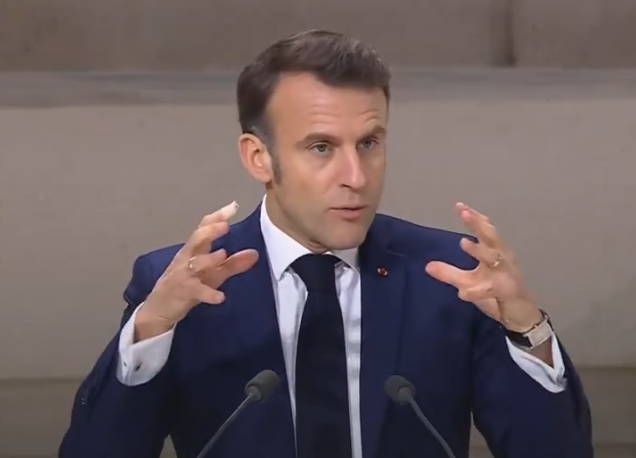 Макрон про надання "репараційної позики": "Ми повинні дозволити Україні продовжувати опір" Макрон про надання "репараційної позики": "Ми повинні дозволити Україні продовжувати опір"